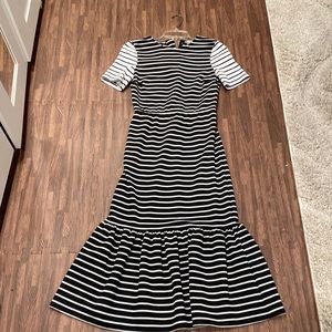 ASOS black & white Midi dress. SZ 6 . Beautiful mermaid style fit. Never worn